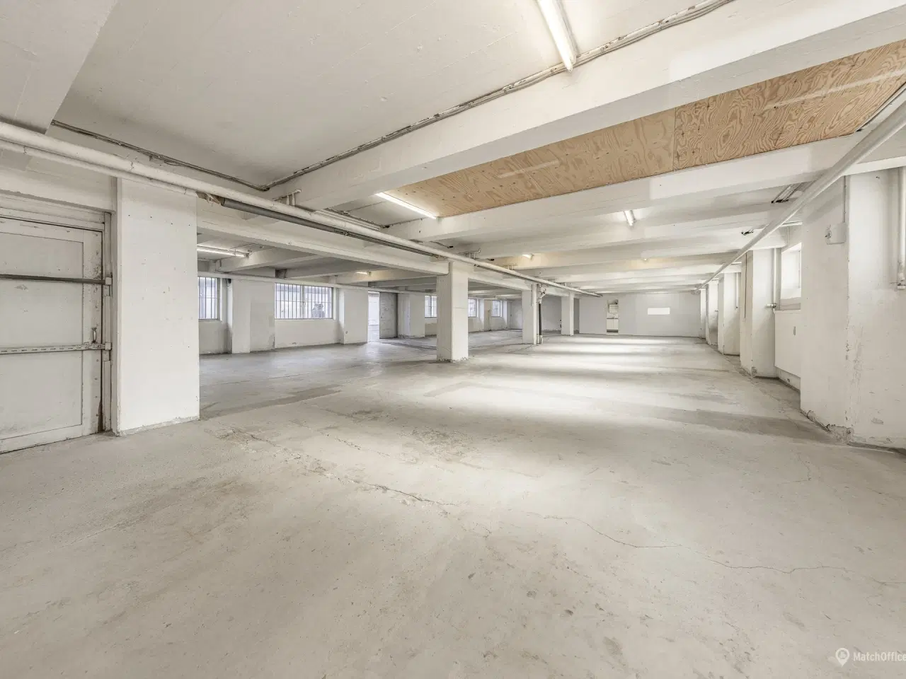 Billede 1 - Stort centralt lager på Nørrebro - med mulighed for dobbeltgarage mod ekstra leje