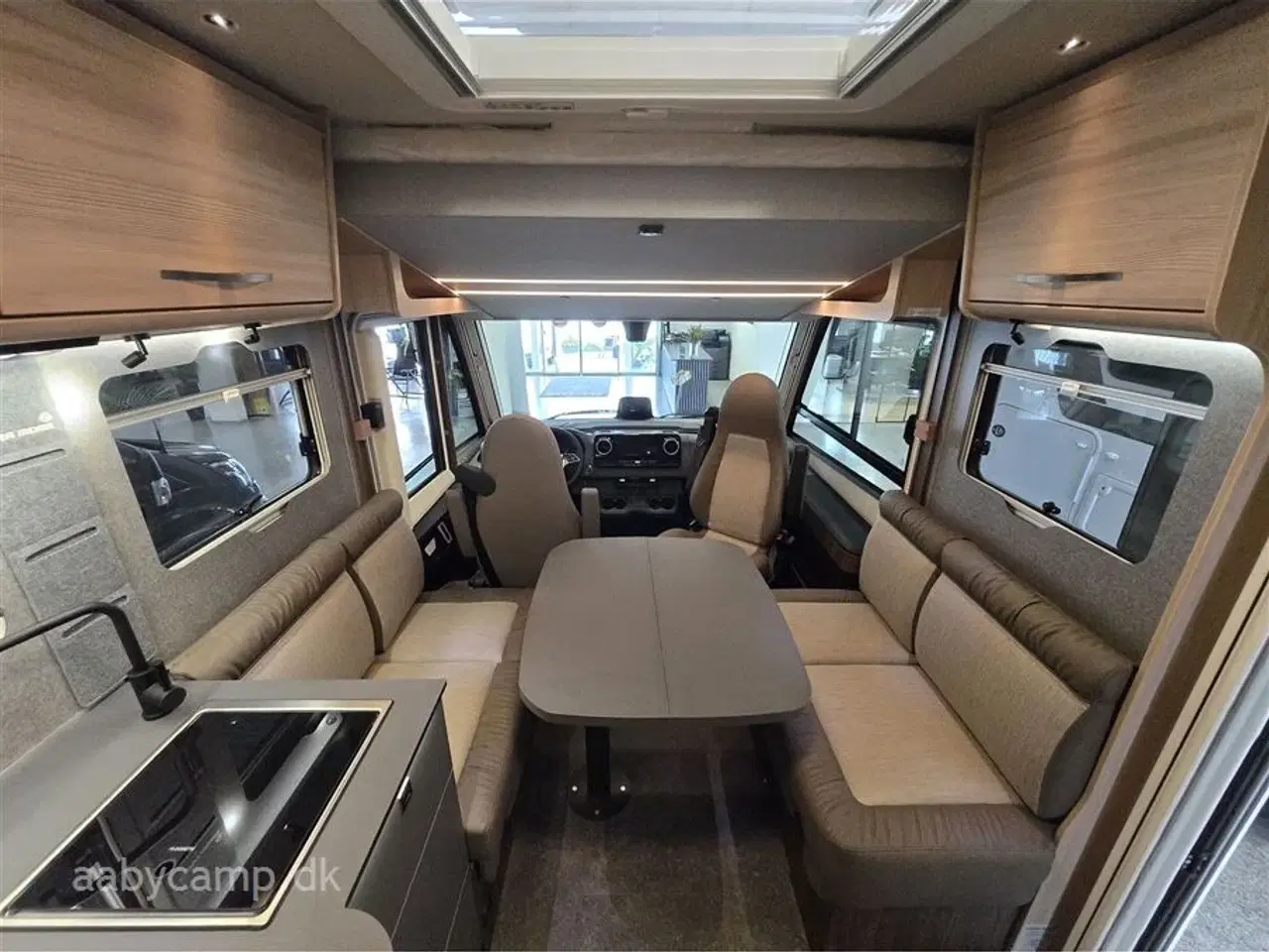 Billede 12 - 2026 - Euramobil Integra Line GT 726 EF   MERCEDES FØRE ASSISTENTER.  MERCEDES AL-KO. UDVENDIG GAS. UDVENDIG BRUSER. LITHIUM BATTERI. ALDE CENTRALVARME.