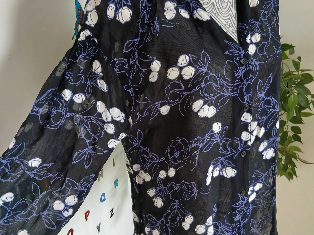 Billede 4 - Bluse. Masai. Str Small 