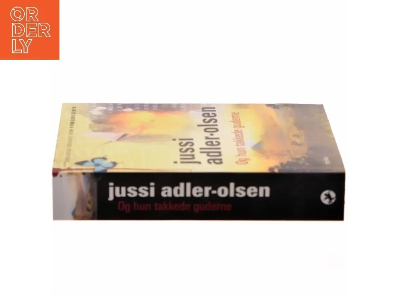 Billede 2 - Og hun takkede guderne af Jussi Adler-Olsen (Bog)