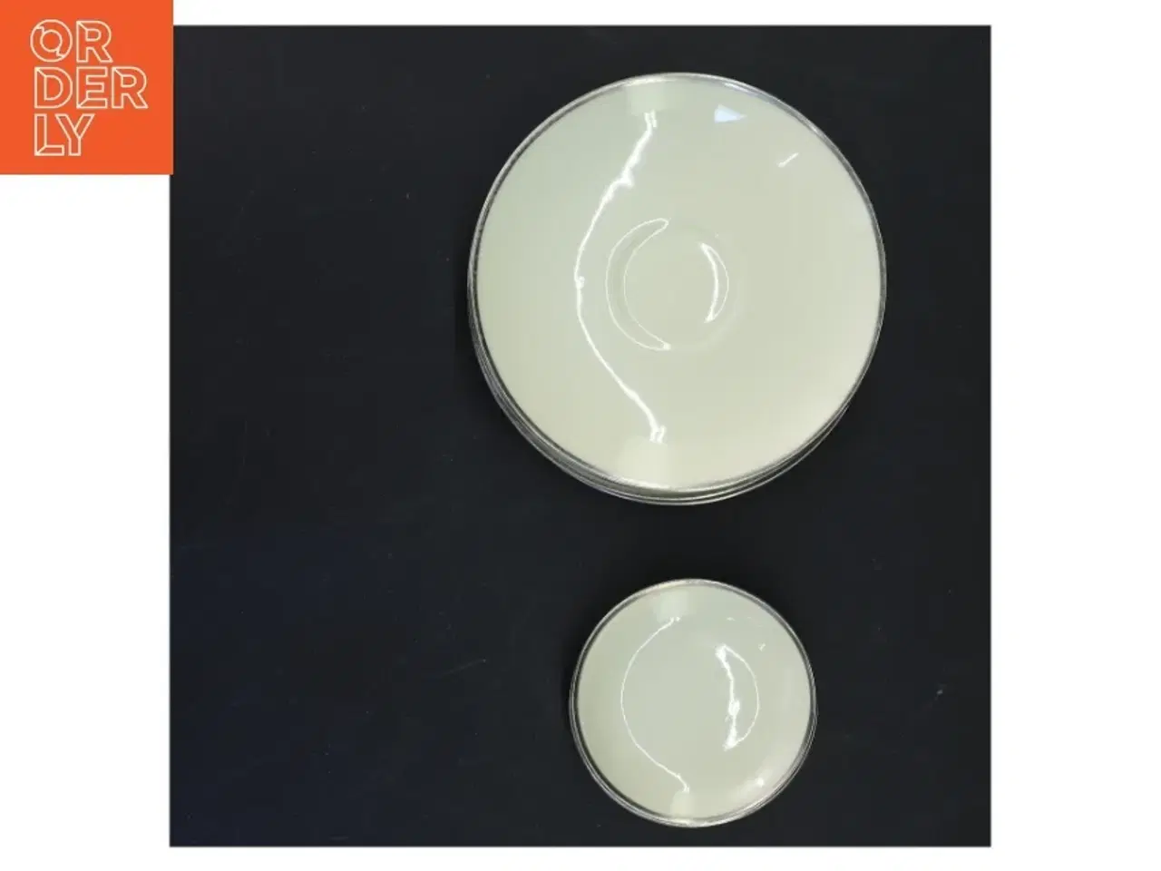 Billede 2 - Porcelænssæt med sølvkant fra b&g (str. Ø 14,5 og ø8,5 cm)