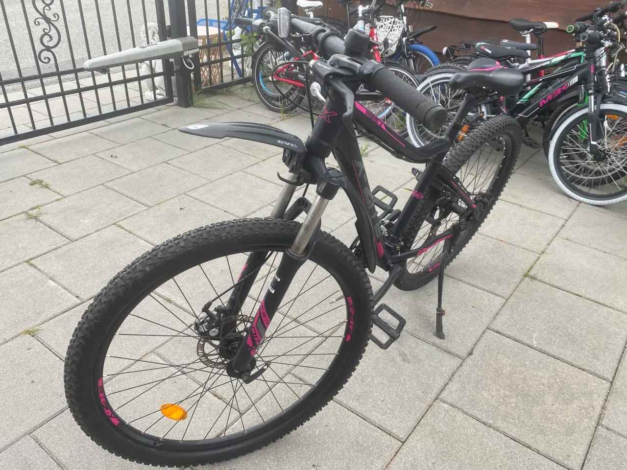 Billede 10 - Købt til 4299 kr 27,5 tommer 
