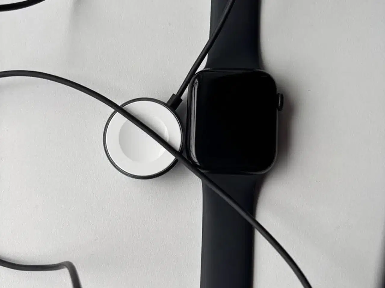 Billede 3 - Apple watch series 8 - 45 mm- GPS