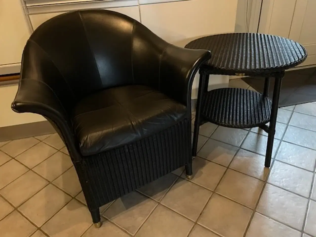 Billede 1 - Smuk kurvemøbel sæt i sort rattan-mærke LIoyd Loom