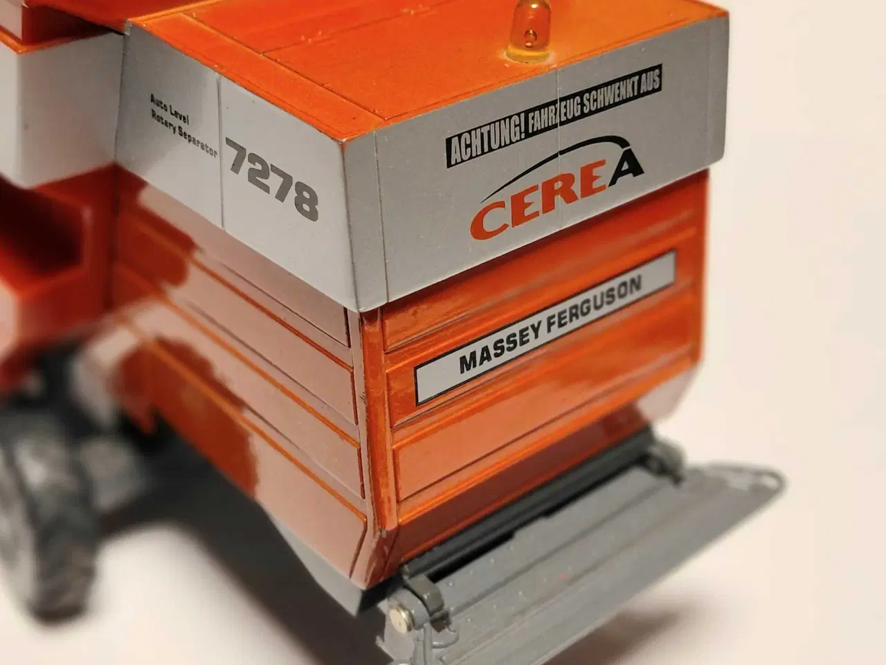 Billede 4 - Siku Mejetærsker MF Cerea 7278