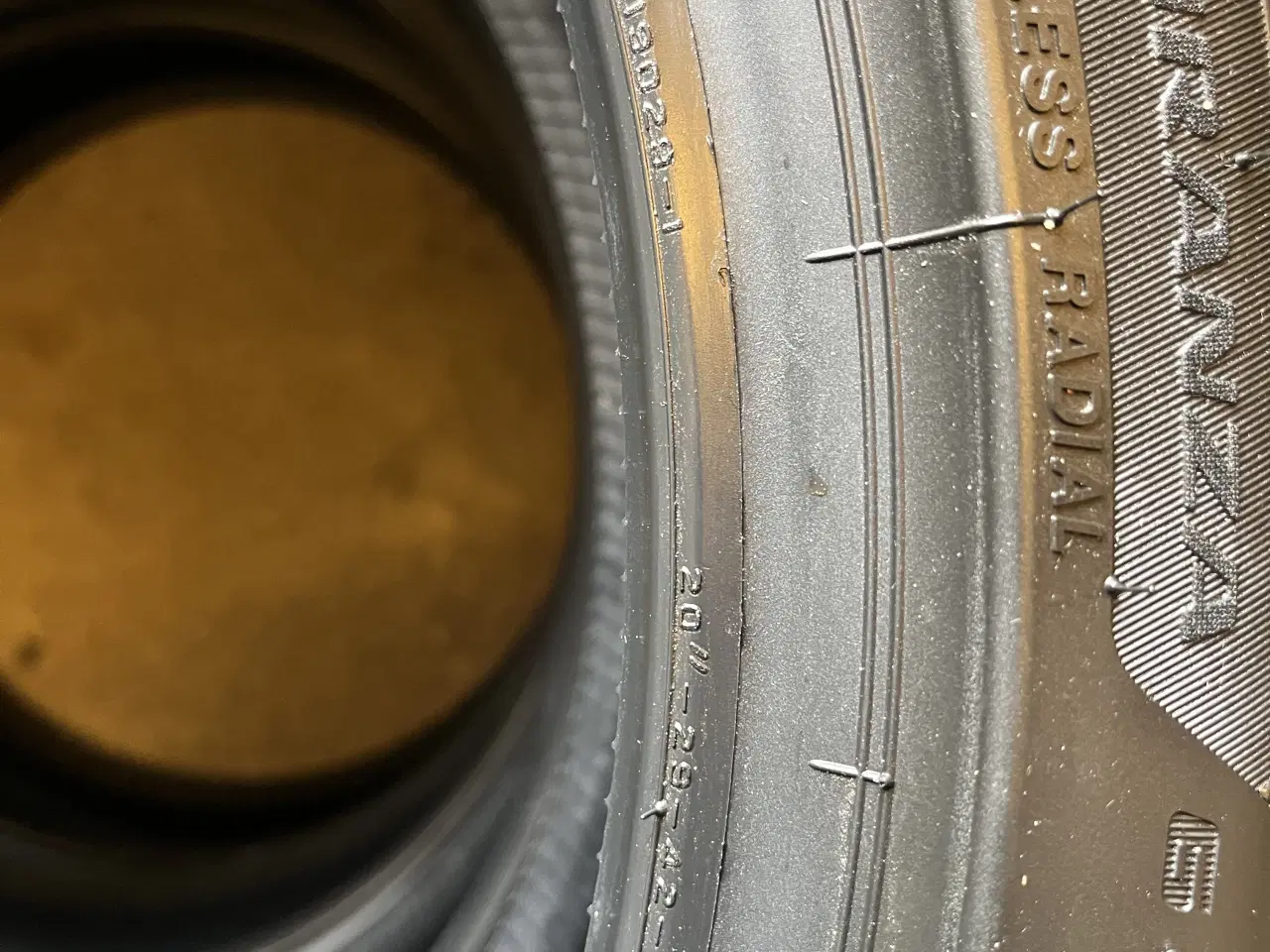 Billede 2 - Nye 215-45-20 Sommerdæk. Bridgestone.