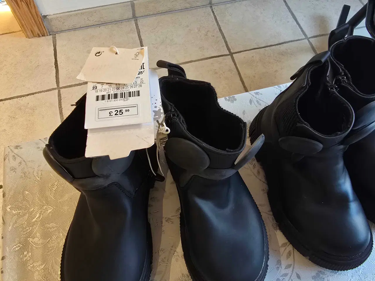 Billede 1 - Støvler str. 22 og 23 nye