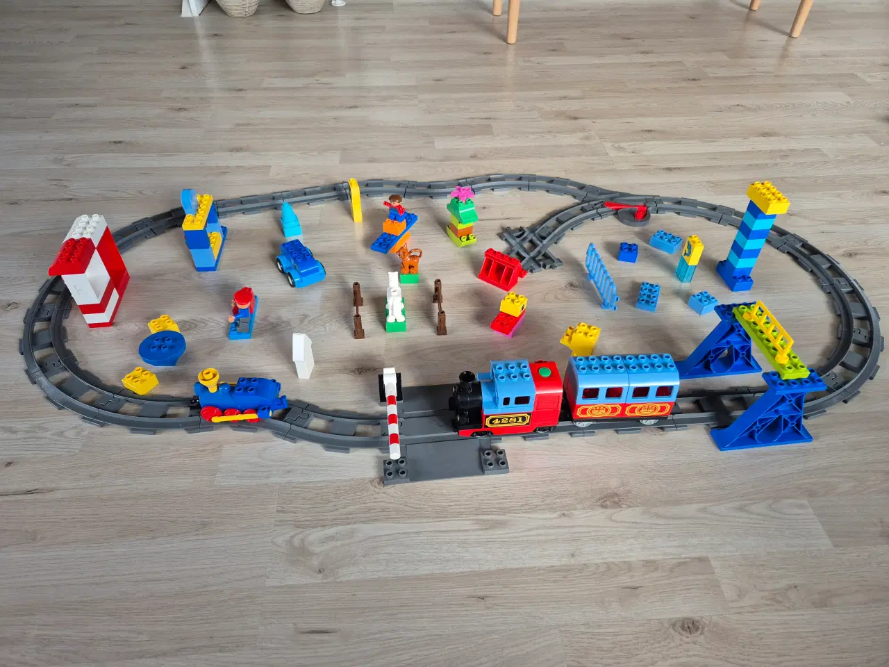 Billede 1 - Duplo Elektrisk Togbane med Bom, Skiftespor,