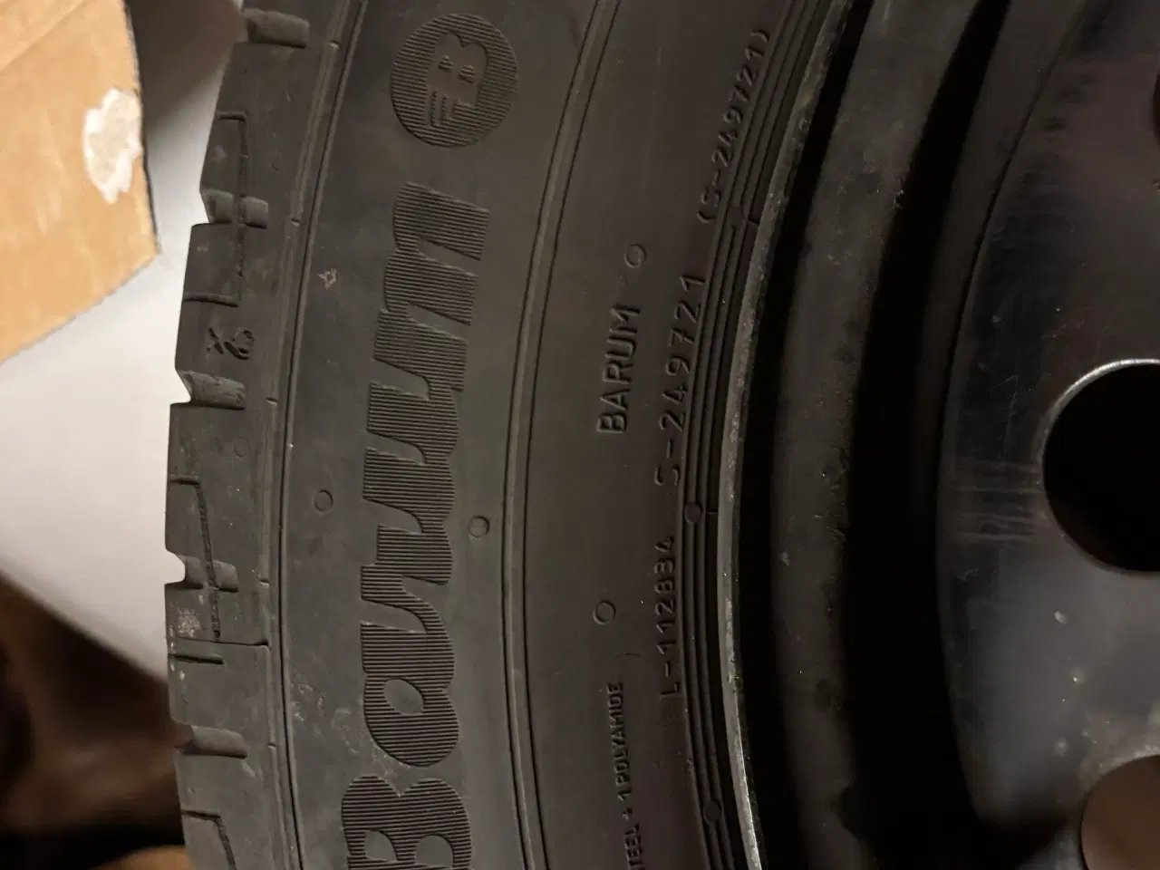 Billede 2 - Gode sommerdæk på fælge til Avensis fra 2005