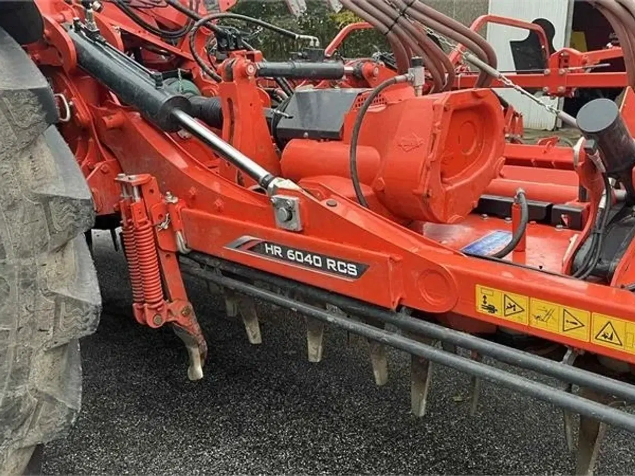 Billede 4 - Kuhn HR6040 med såmaskine  Med dobbelt kammer fronttank