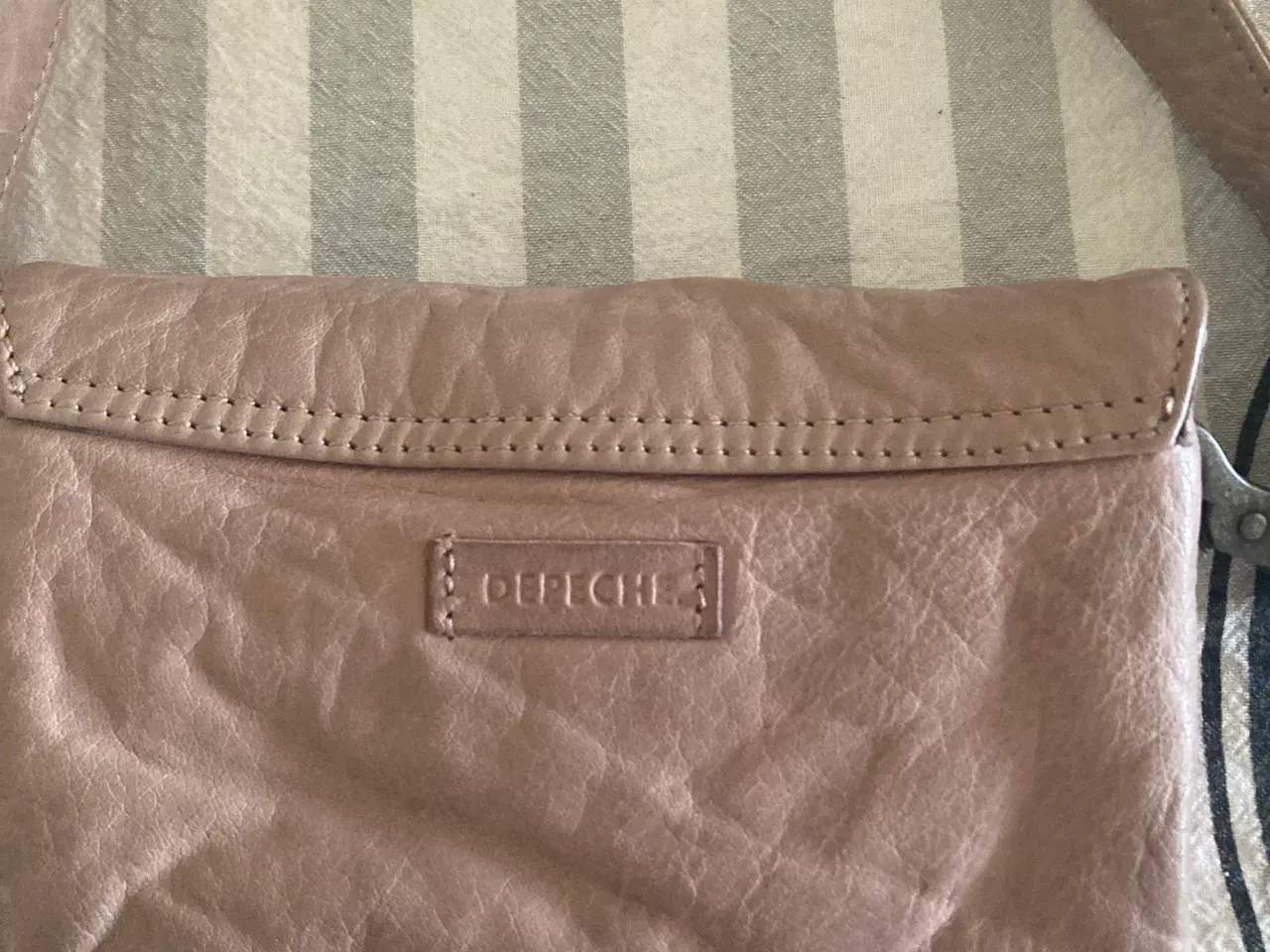 Billede 2 - Depeche læder crossbody taske – rosa
