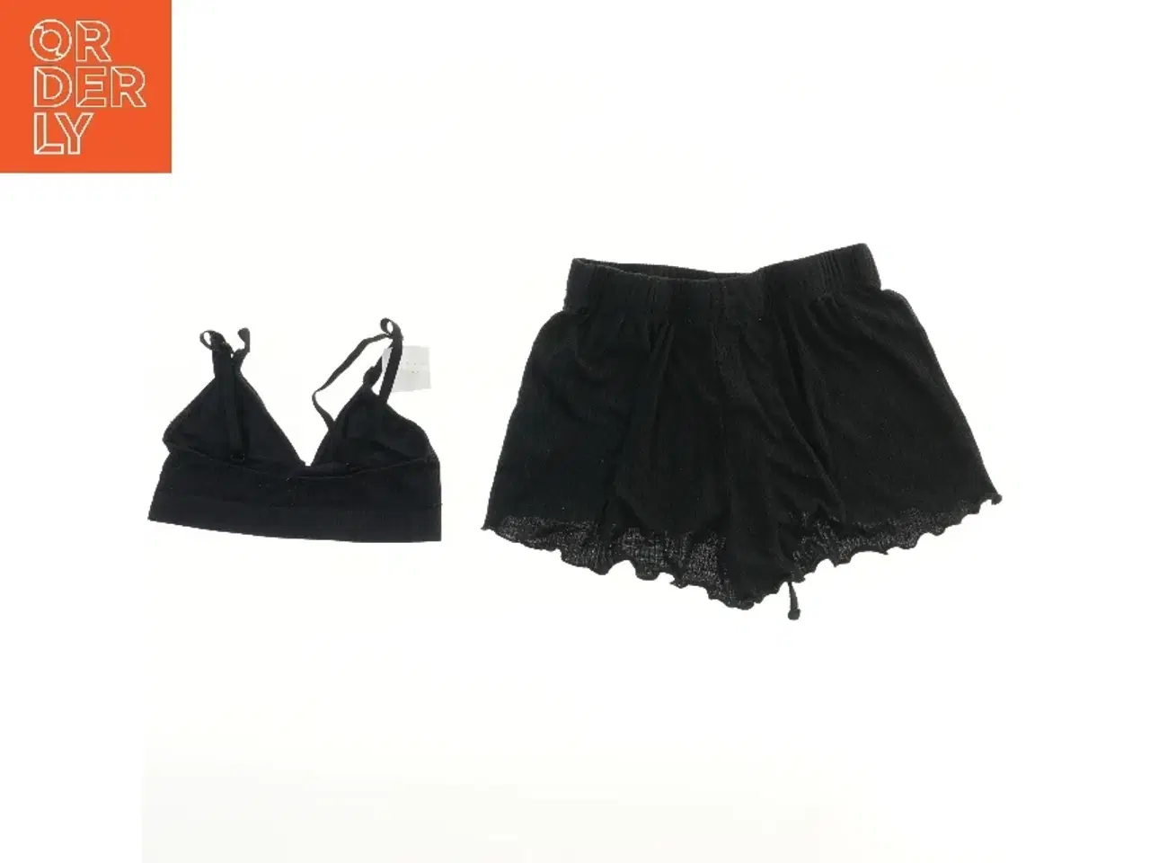Billede 2 - Sort bh og shorts sæt fra Primark (str. 146)