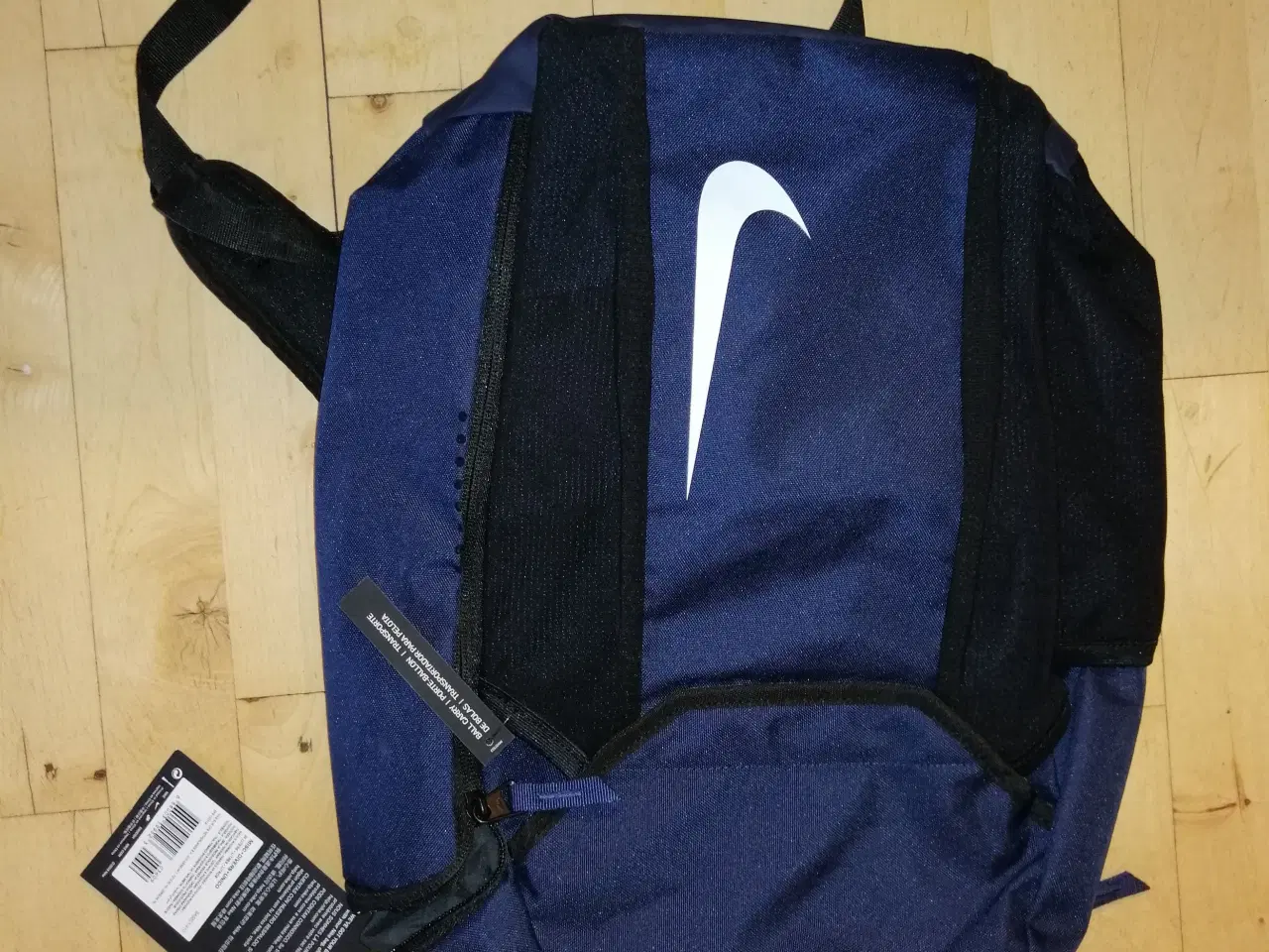 Billede 5 - NIKE 30 liters boldtaske.