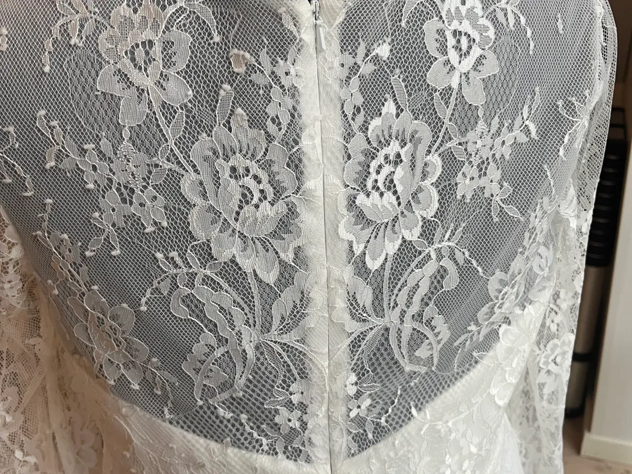 Billede 1 - HELT ny konfirmationskjole