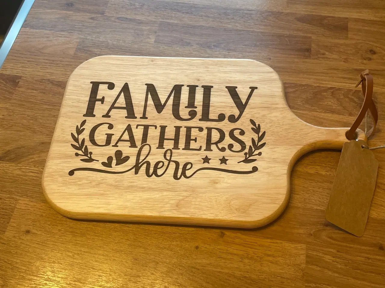 Billede 2 - Flotte håndlavede egetræesskærebrætter sælges.