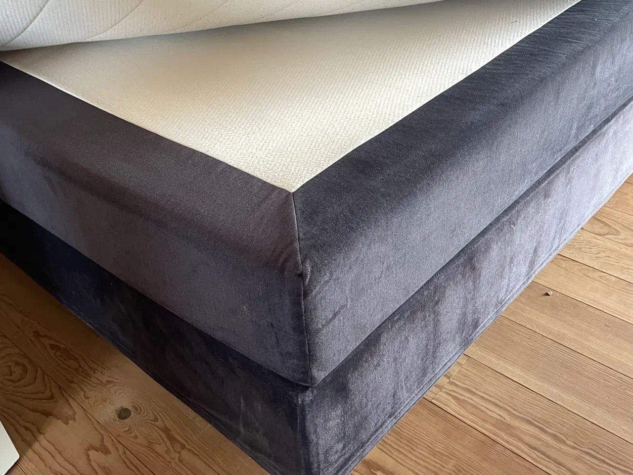 Billede 4 - Mørkegrå kontinentalseng 120x200