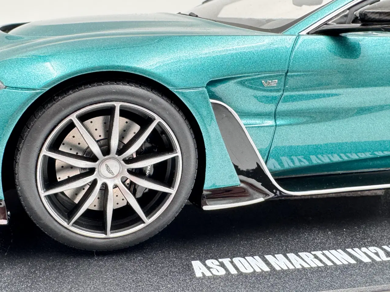 Billede 7 - 2022 Aston Martin V12 Vantage Roadster - 1:18