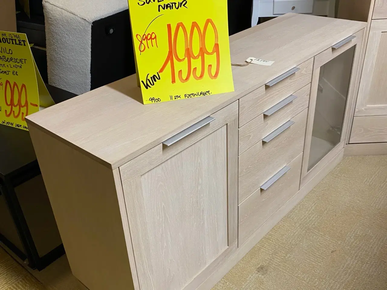 Billede 1 - Kommode i hvidolieret eg – elegant og funktionel o