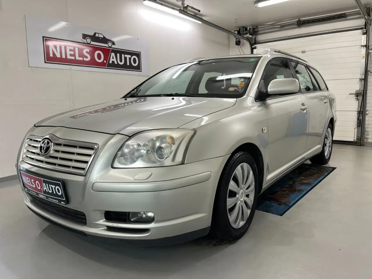 Billede 1 - Toyota Avensis 2,0 Sol stc.