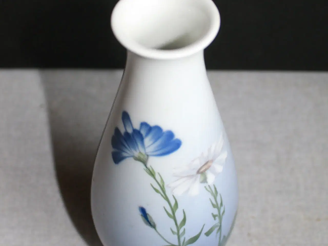 Billede 8 - Vase med blomster fra Royal Copenhagen