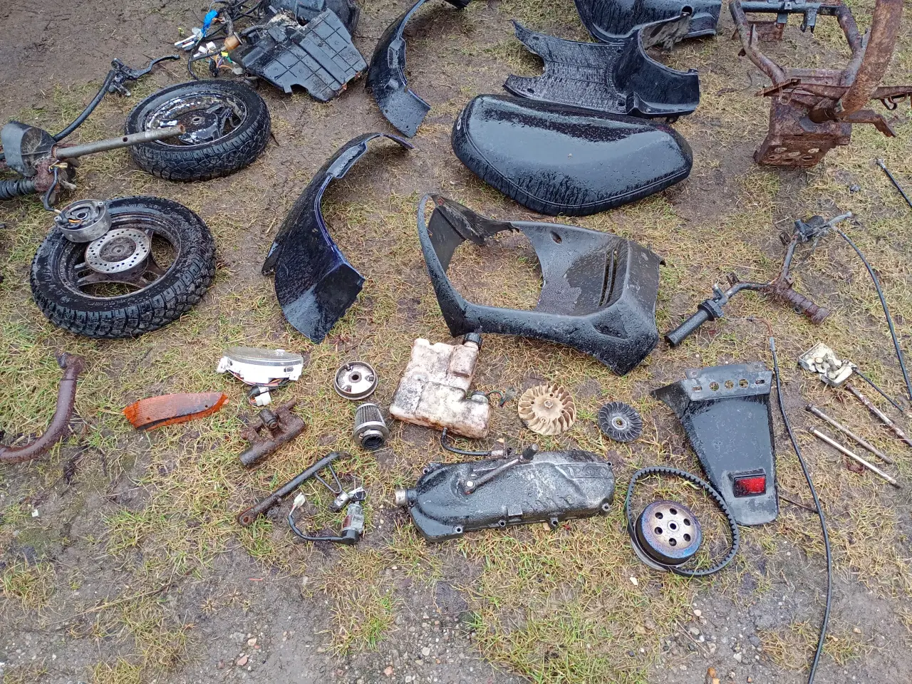 Billede 3 - Dele til pgo comet sælges