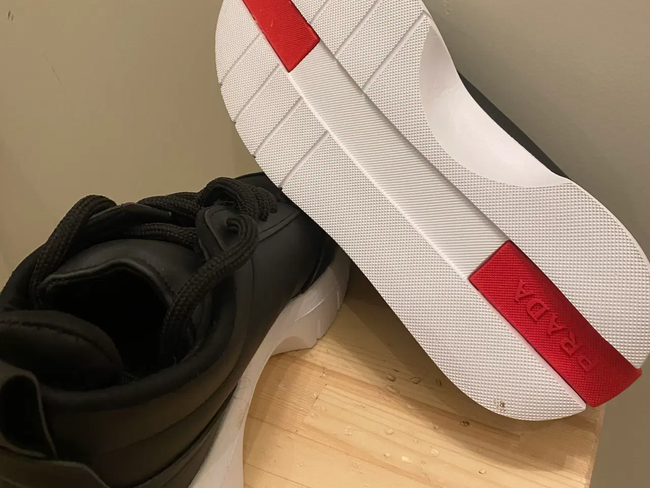 Billede 3 - Fede Prada sneakers