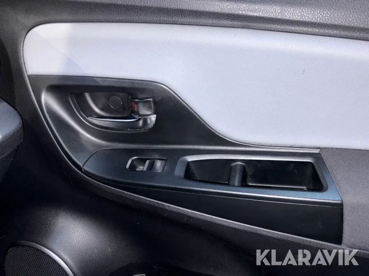 Billede 11 - Personbil Toyota Yaris 1.0 VVT-I