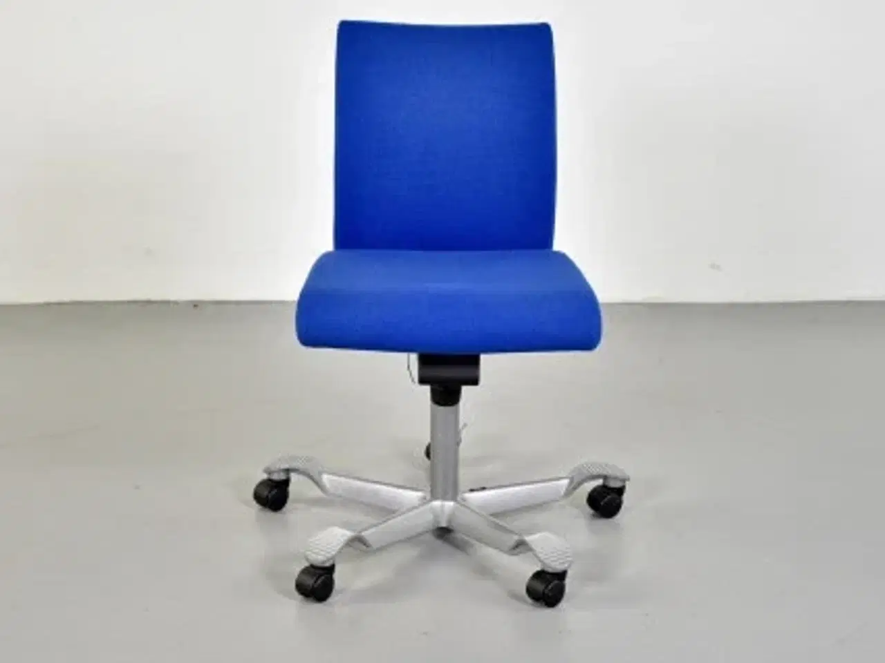 Billede 1 - Häg h04 credo 4200 kontorstol med blåt polster og gråt stel