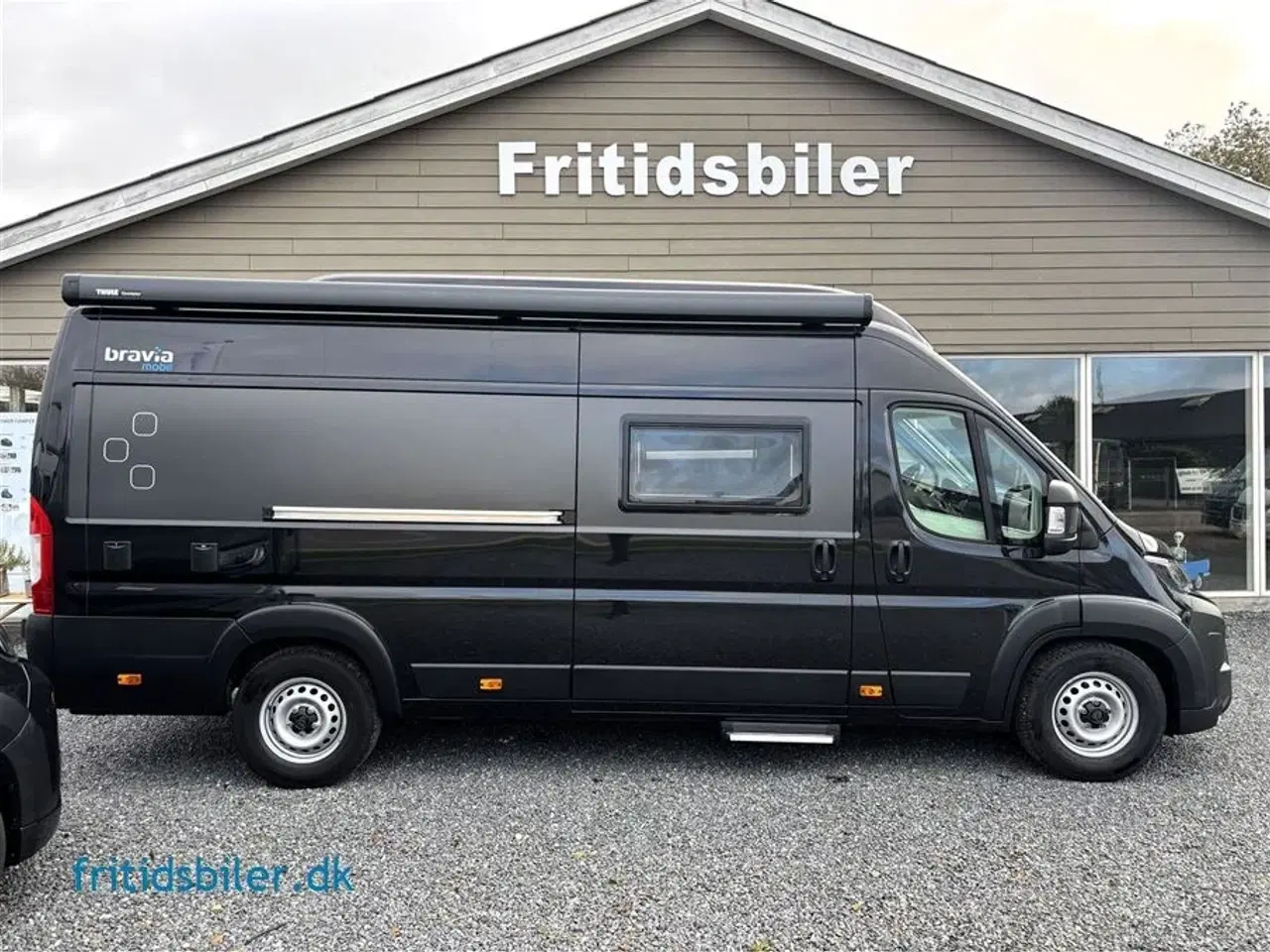 Billede 2 - 2025 - Bravia 636 180 Hk   Bravia 636 Med hævetag campervanen med masser af plads til 4 personer