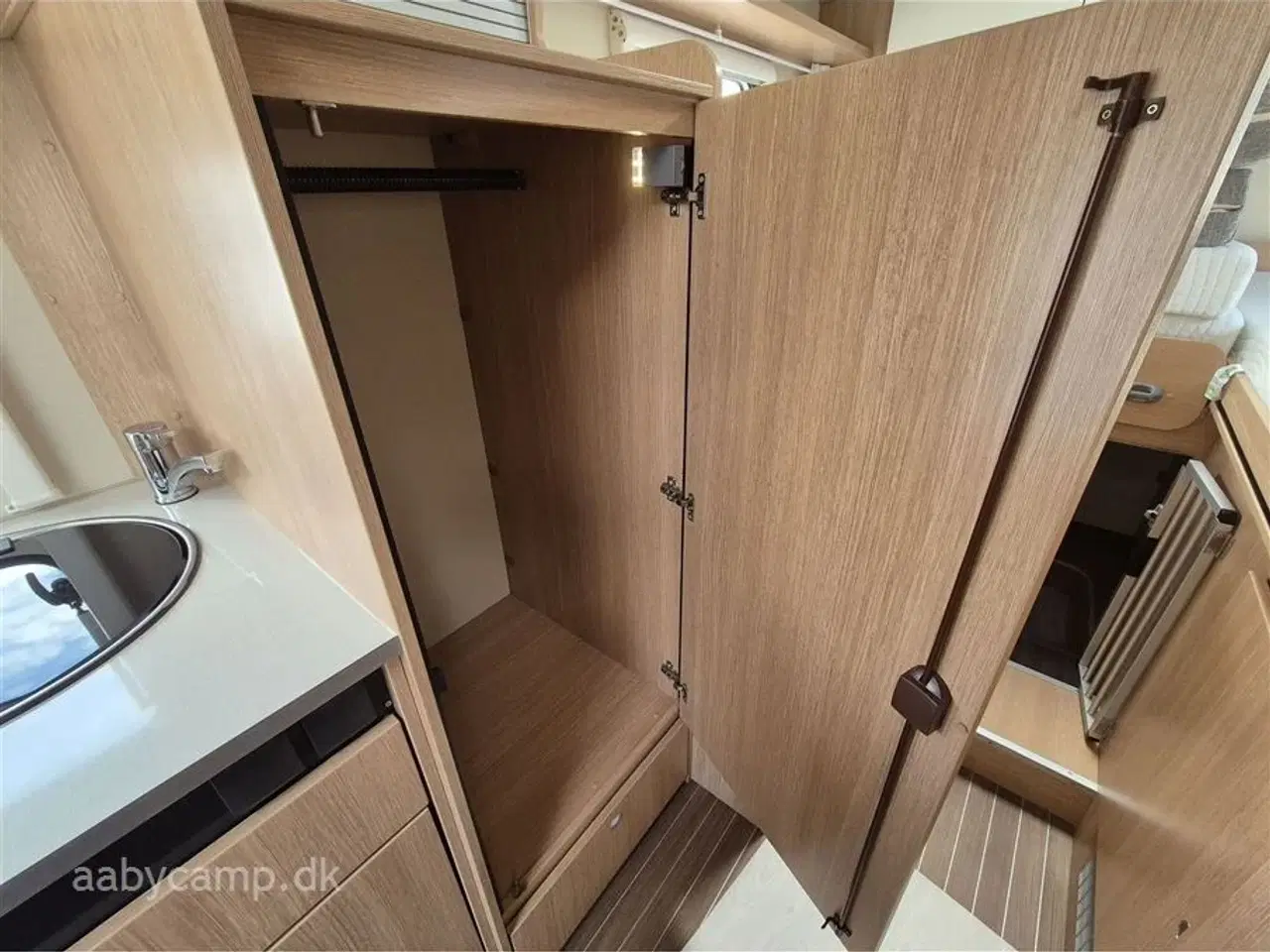 Billede 12 - 2017 - SunLight T 66   Markise. batteri. cykelstativ. elektrisk indgangstrin.