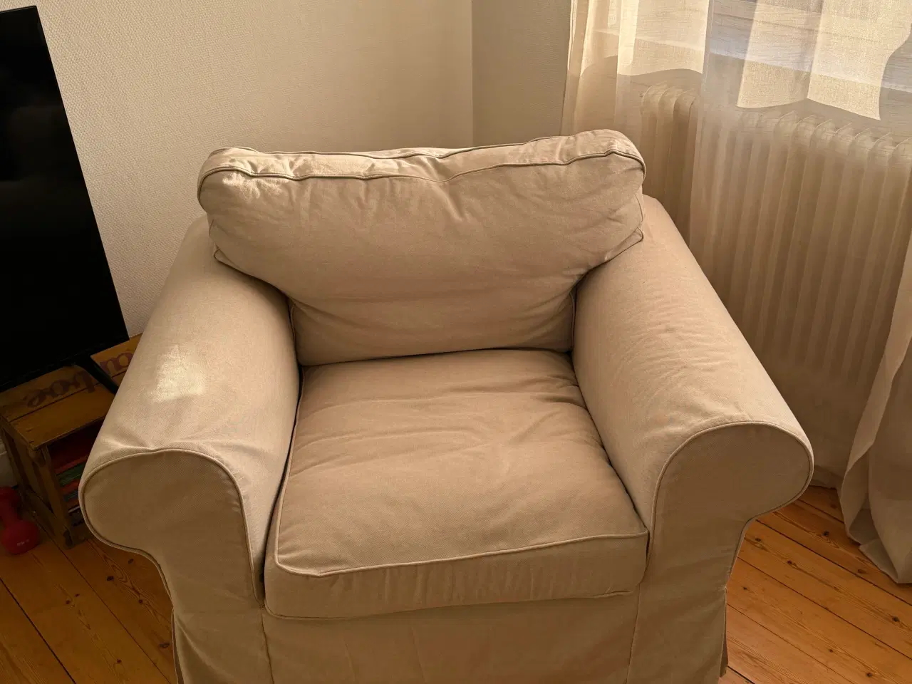 Billede 4 - Beige lænestol fra IKEA