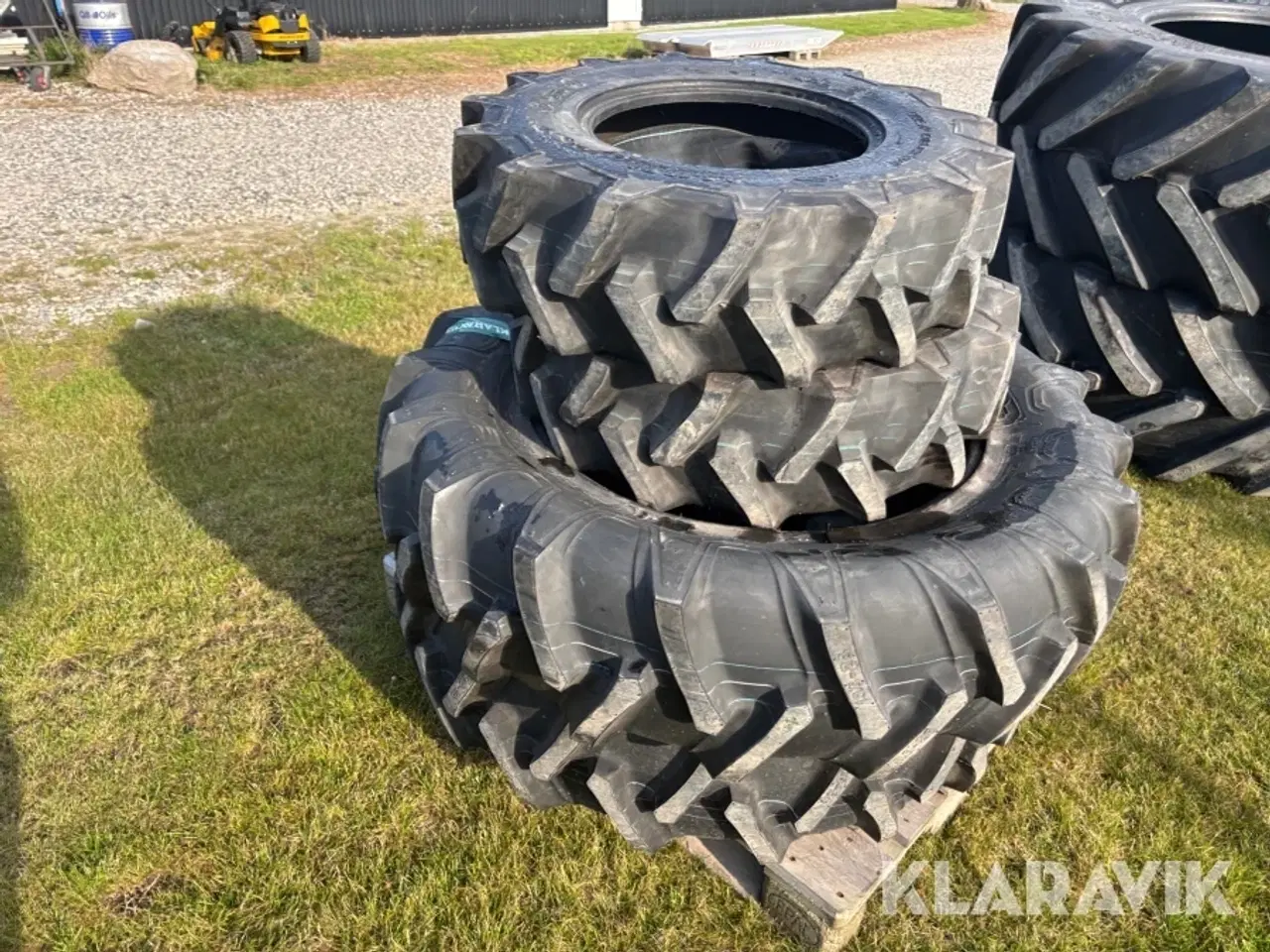 Billede 1 - Dæk + slanger Crop master/Field master 9.5-16/ 13.6-28 4 styk
