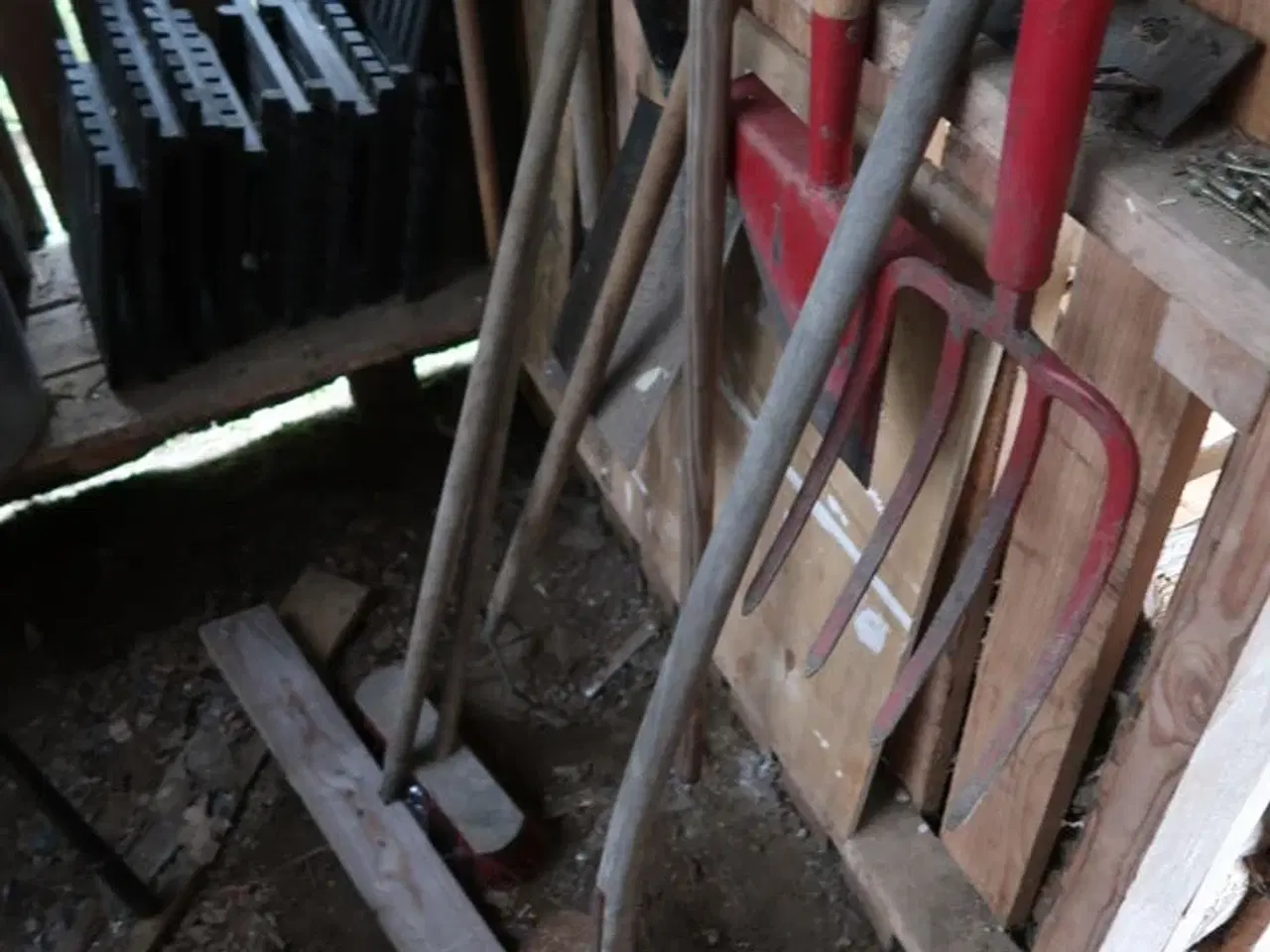 Billede 13 - Trillebør, bordsav, trappestige, sækkevogn m.m.