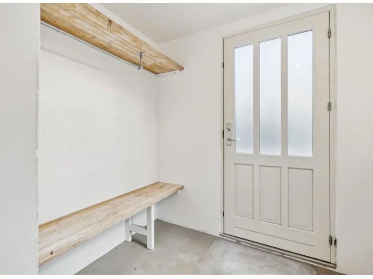 Billede 4 - Flyt direkte ind! Totalistandsat rækkehus i