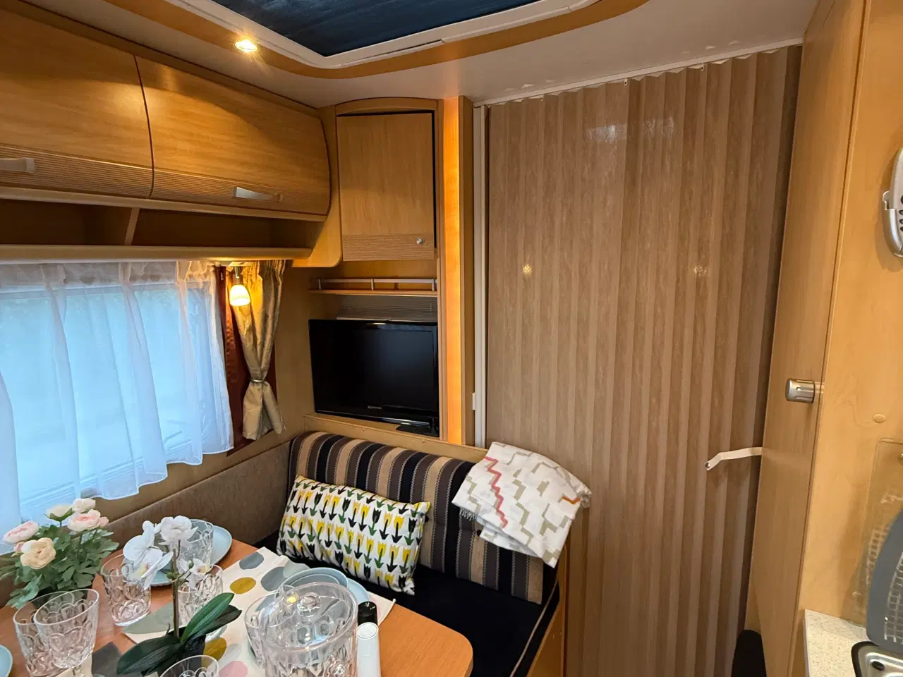 Billede 9 - 2007 Dethleffs Camper 500 / Med Air Con / Marquise