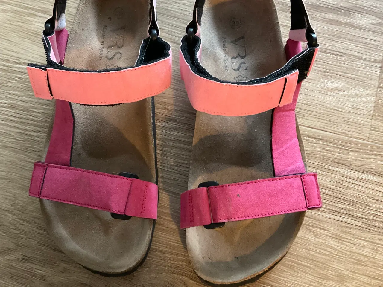 Billede 3 - Pris for alle sko i alt 150kr !!