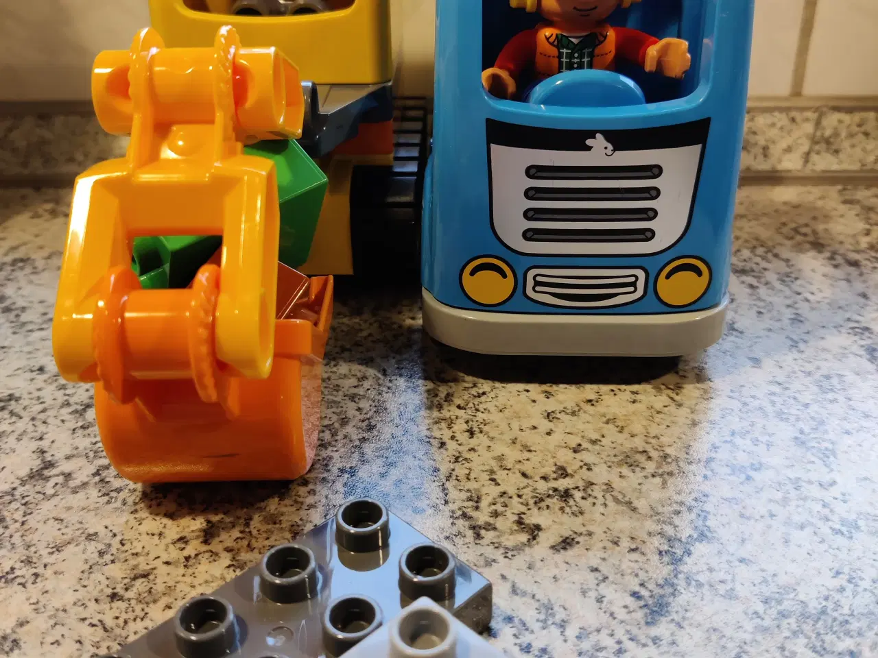 Billede 3 - Lego Duplo 10812 gravemaskine og lastbil 