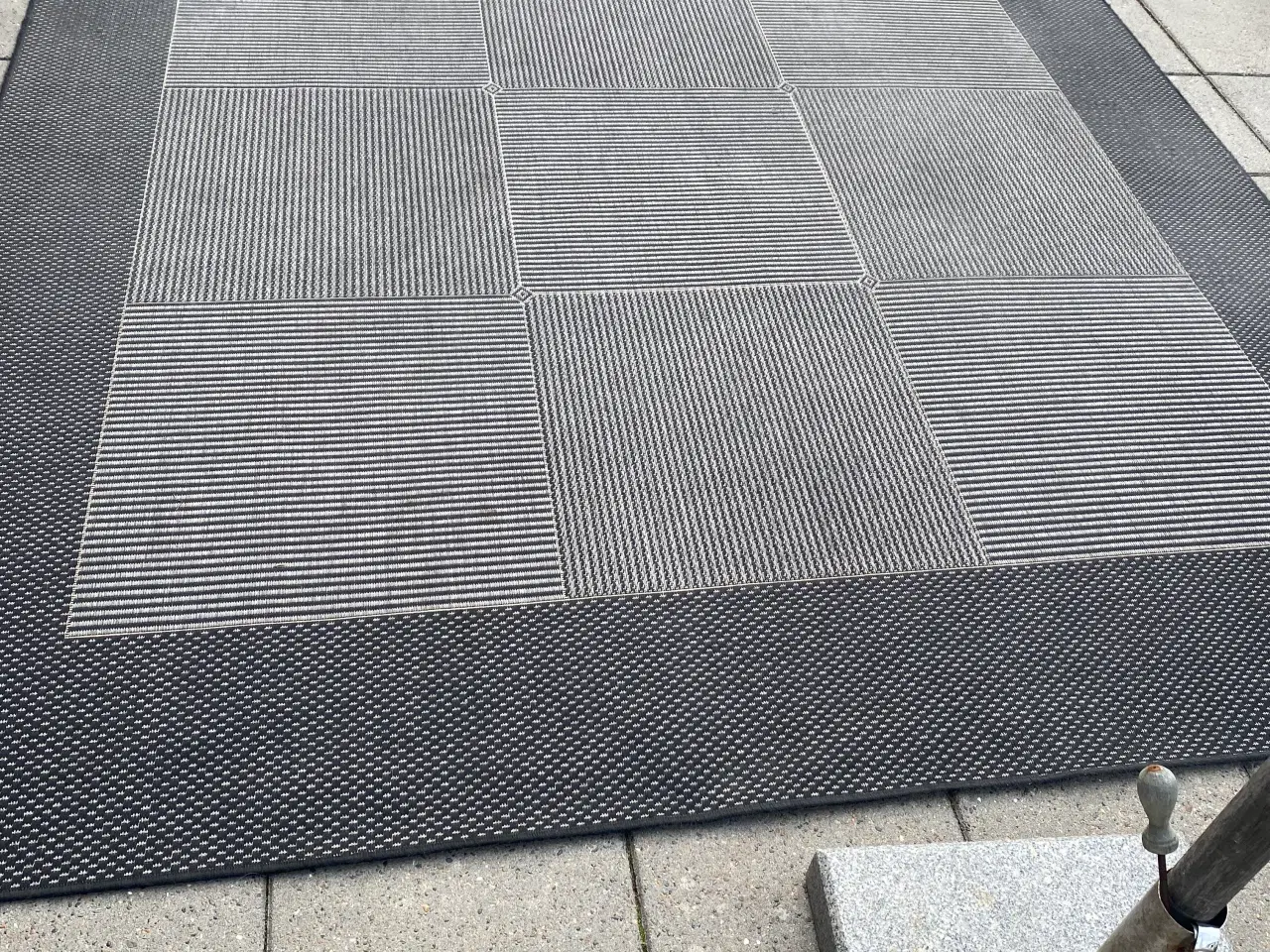 Billede 4 - Tæppe under spisebord