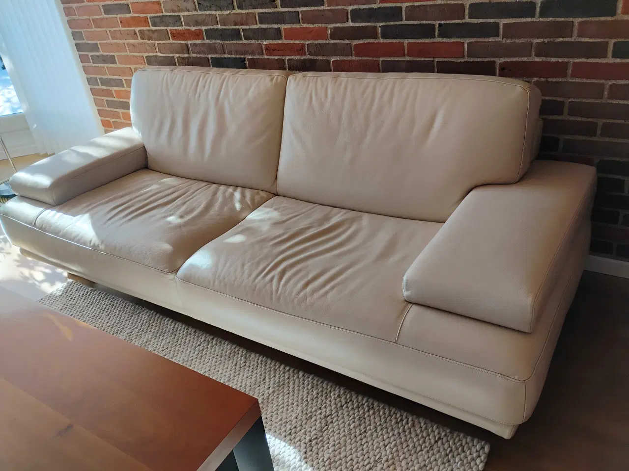 Billede 2 - Natuzzi sofasæt i lyst læder