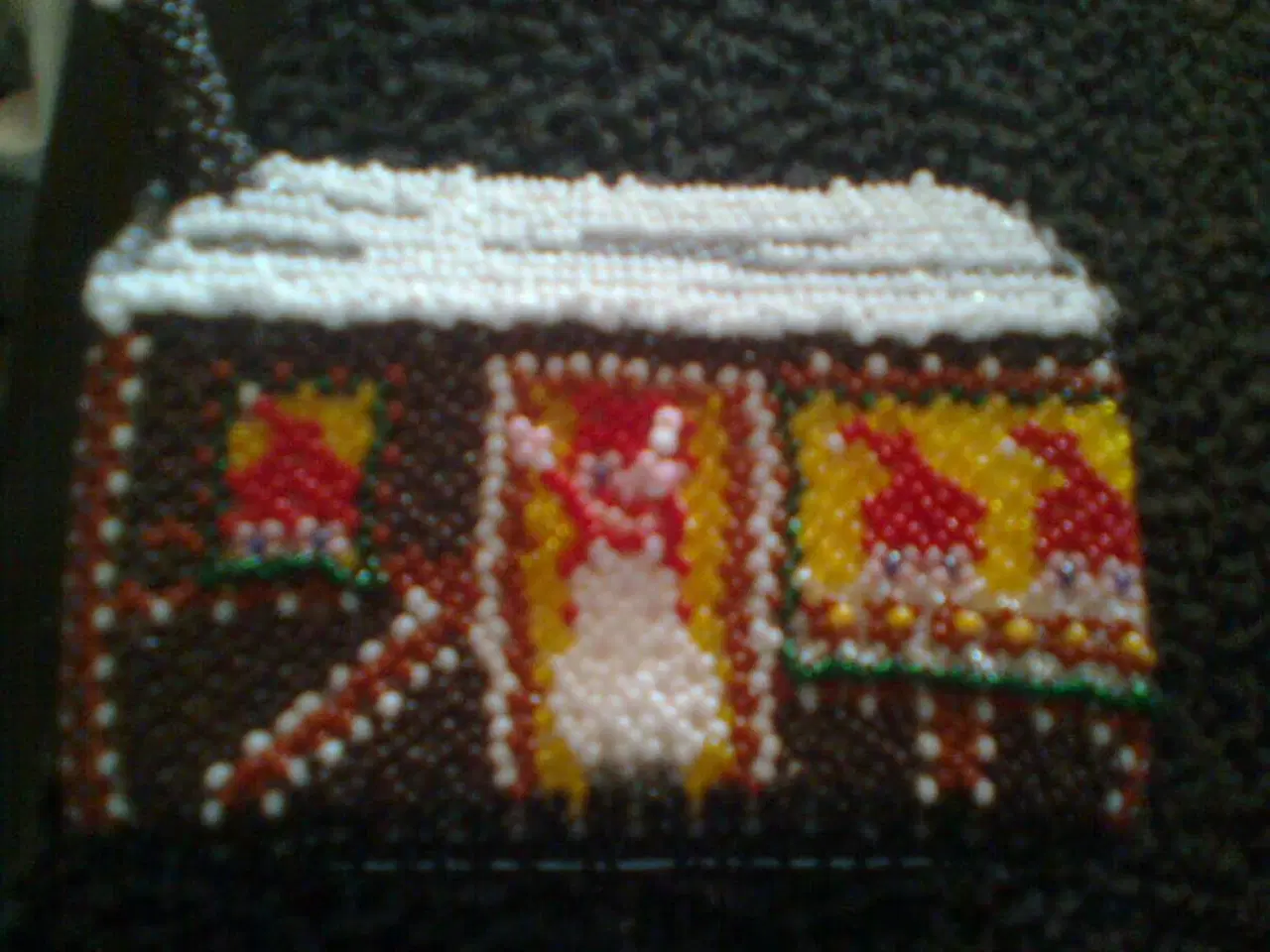 Billede 1 - Hus syet i perler 