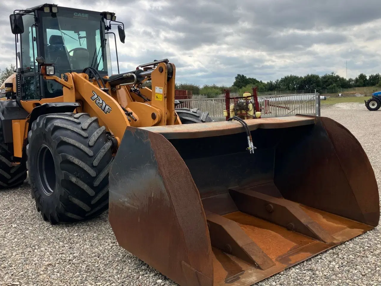 Billede 11 - Case 721 F enejers velholdt!