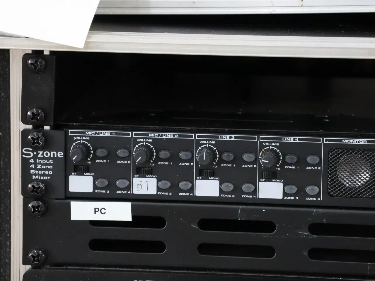 Billede 11 - Lydudstyr i flightcase - stand ukendt.