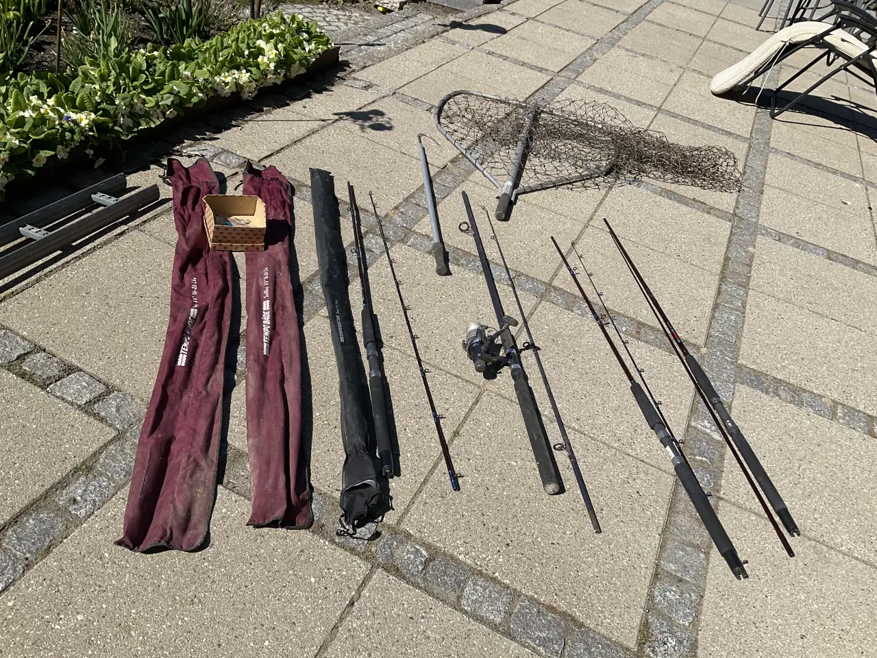 Billede 4 - Fiskestænger, net, krog m.m. sælges samlet kr. 625