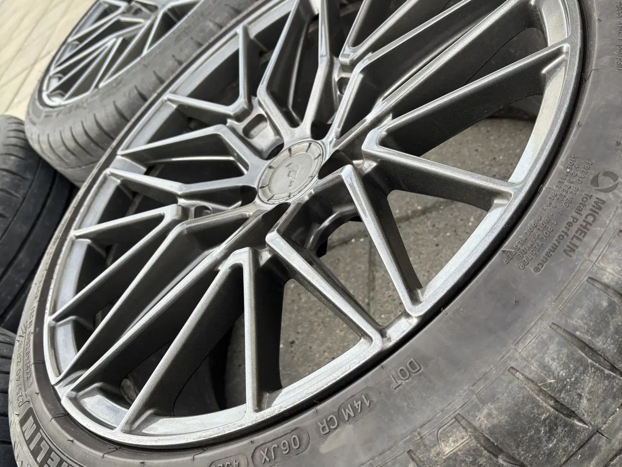 Billede 3 - 4 JR fælge med sommerdæk 5X100