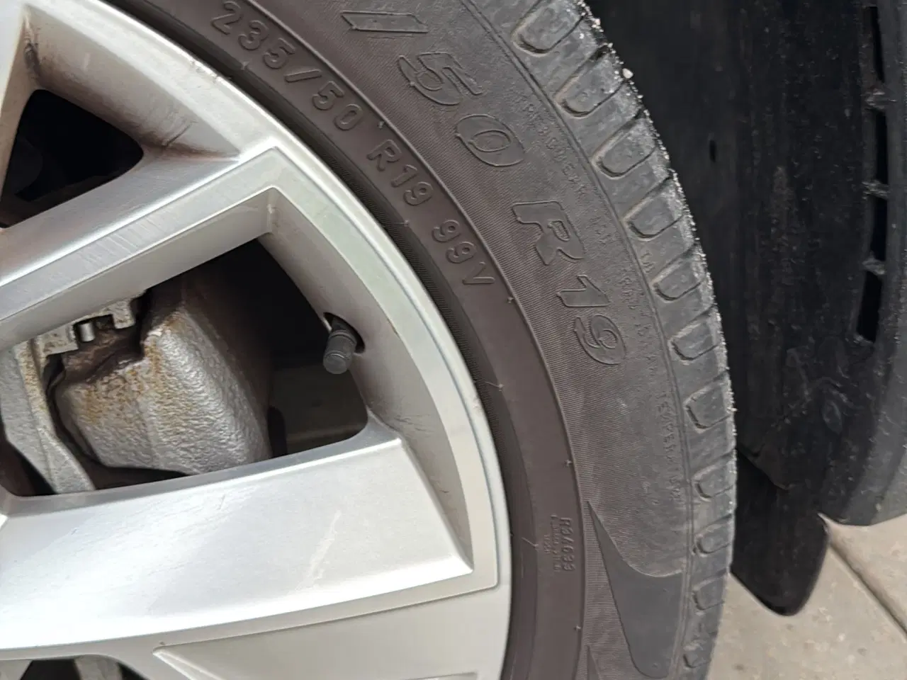 Billede 2 - Originale Skoda fælge med sommerdæk 235/50 R19