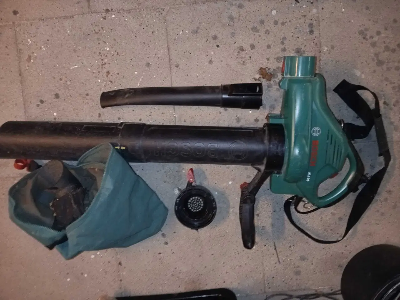 Billede 3 - Løv suger/ blæser bortgives 