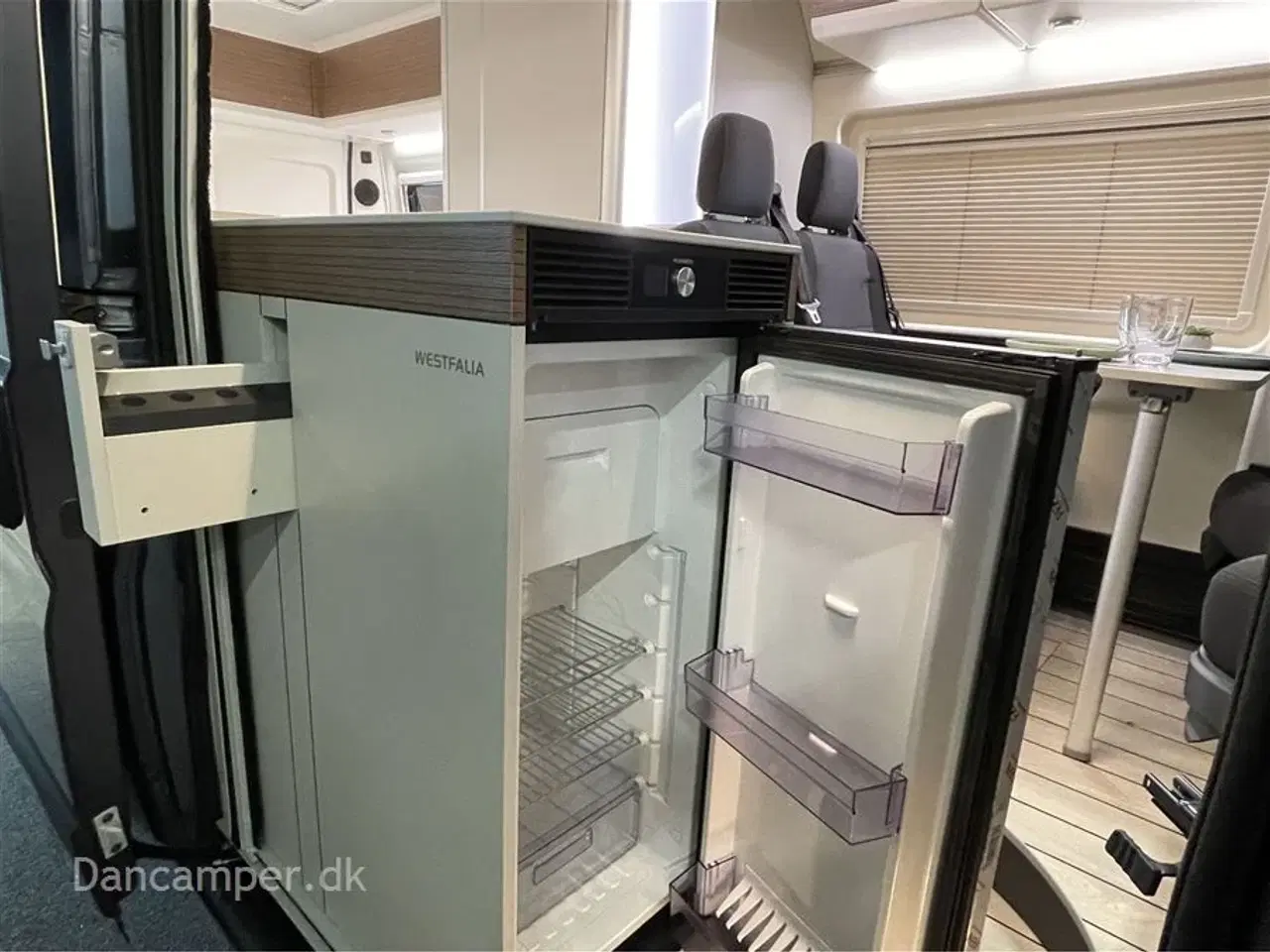 Billede 9 - 2025 - Westfalia Columbus 600 E   MESSEPRIS kr. 999.900,- SPAR kr. 90.000,- Ny 2025 kort model. 140 HK, 8-trins automatgear, adaptiv fartpilot, langsgående soveplads 198/177 * 197