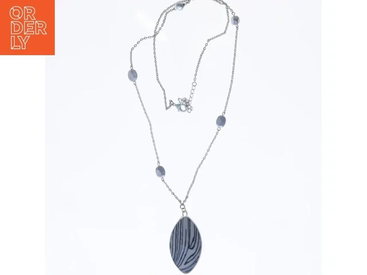 Billede 2 - Halskæde med vedhæng (str. 84 cm)