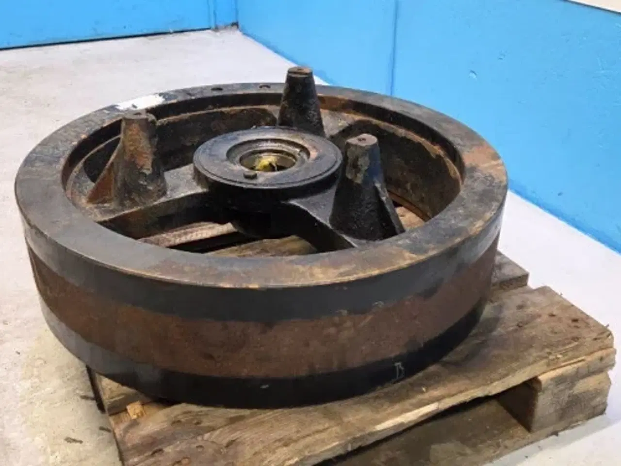 Billede 8 - New Holland BB9060S Svinghjul 87721200