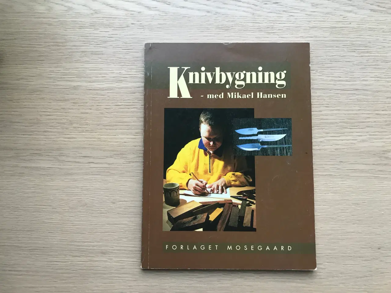 Billede 1 - Knivbygning - med Mikael Hansen